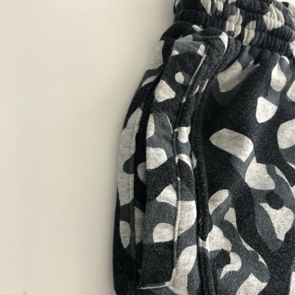 Shorts Jordan Size S  Gray-black Elephant Print - Picture 3 of 11